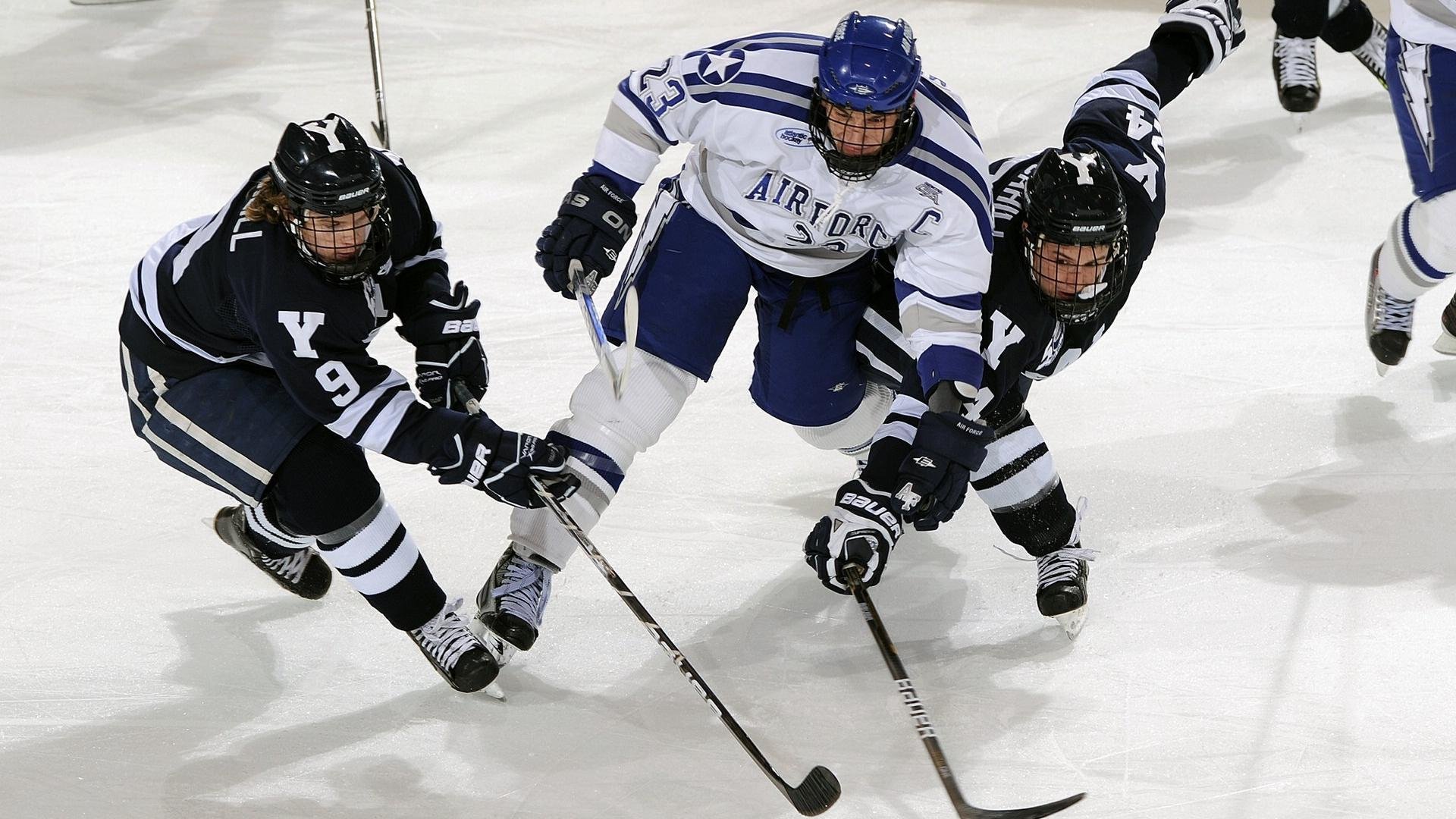 勒布朗·詹姆斯，季后赛之夜的攻防交响诗