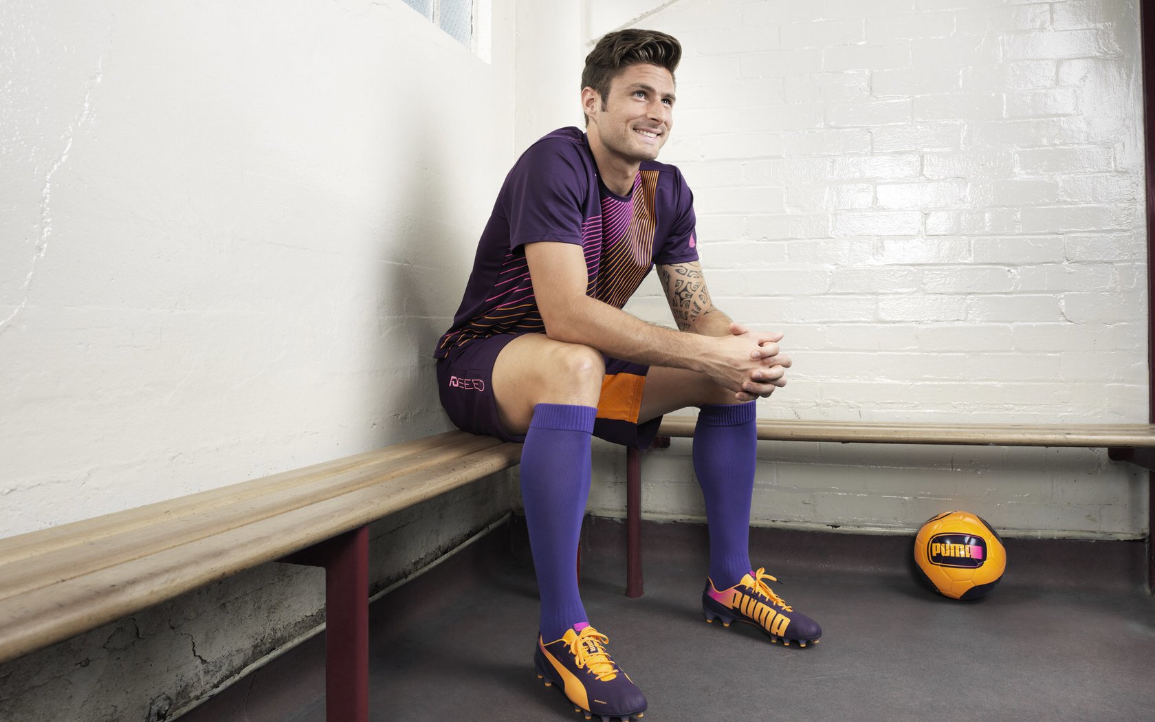 伊拉克提前终结悬念利物浦,迪亚斯一锤定音让比赛提前失去悬念